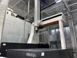 ミツトヨ 大型三次元測定機（検査部門）