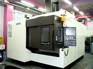 同時5軸マシニングセンタ（加工部門）